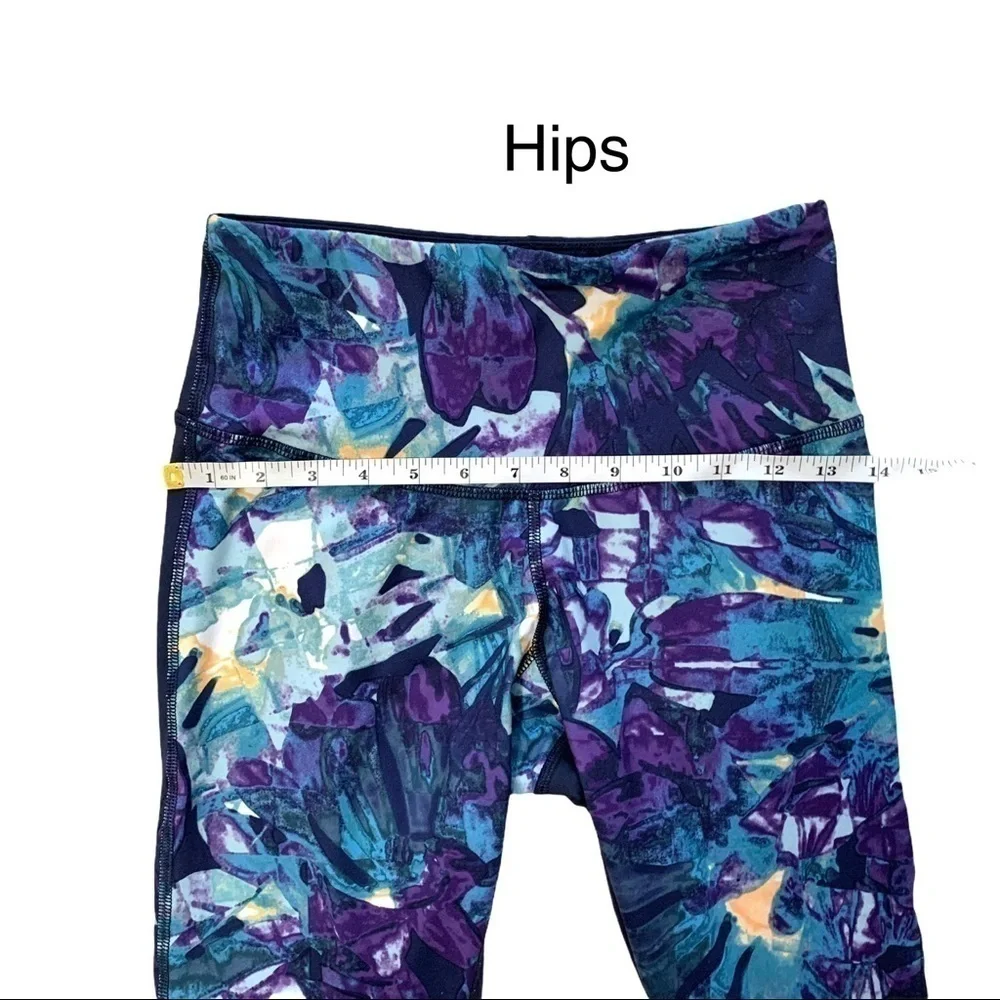 Champion Patterned Mid-Rise Mesh Capri Leggings S